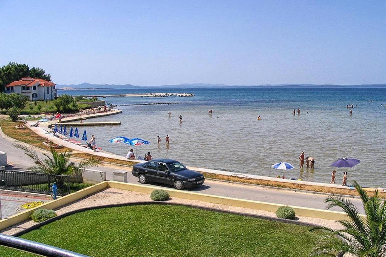 Apartments By The Sea Privlaka, Zadar - 14816 외부 사진