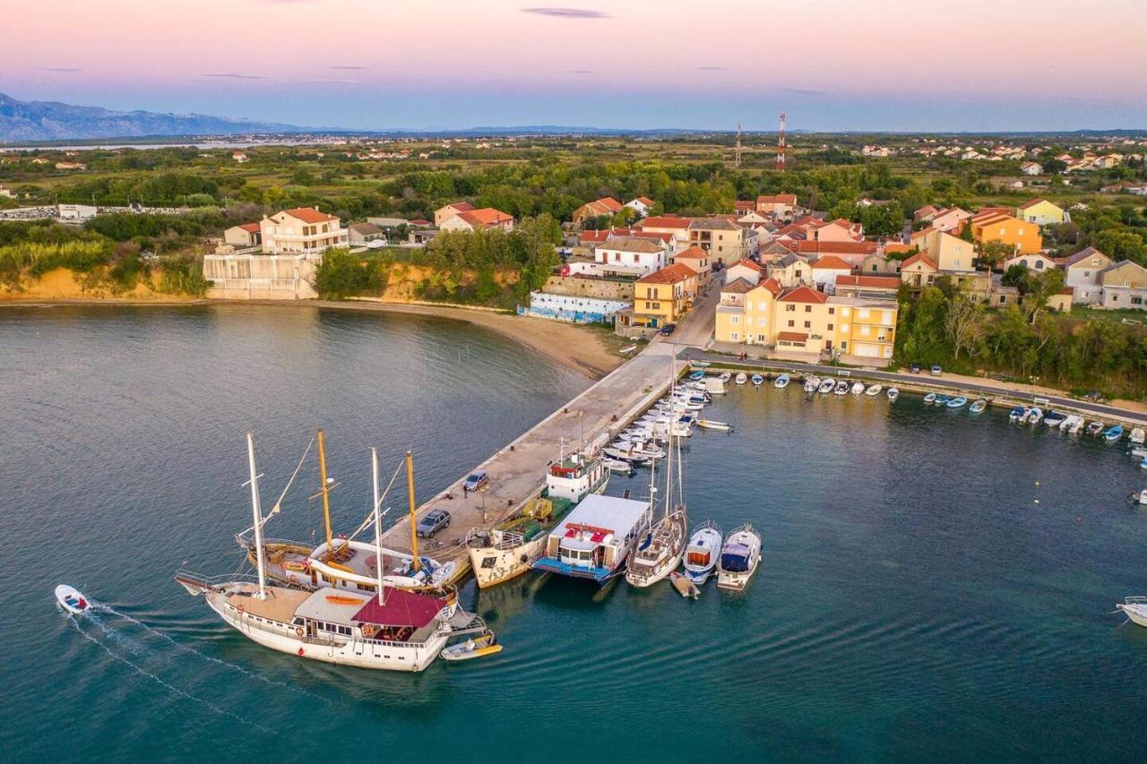 Apartments By The Sea Privlaka, Zadar - 14816 외부 사진