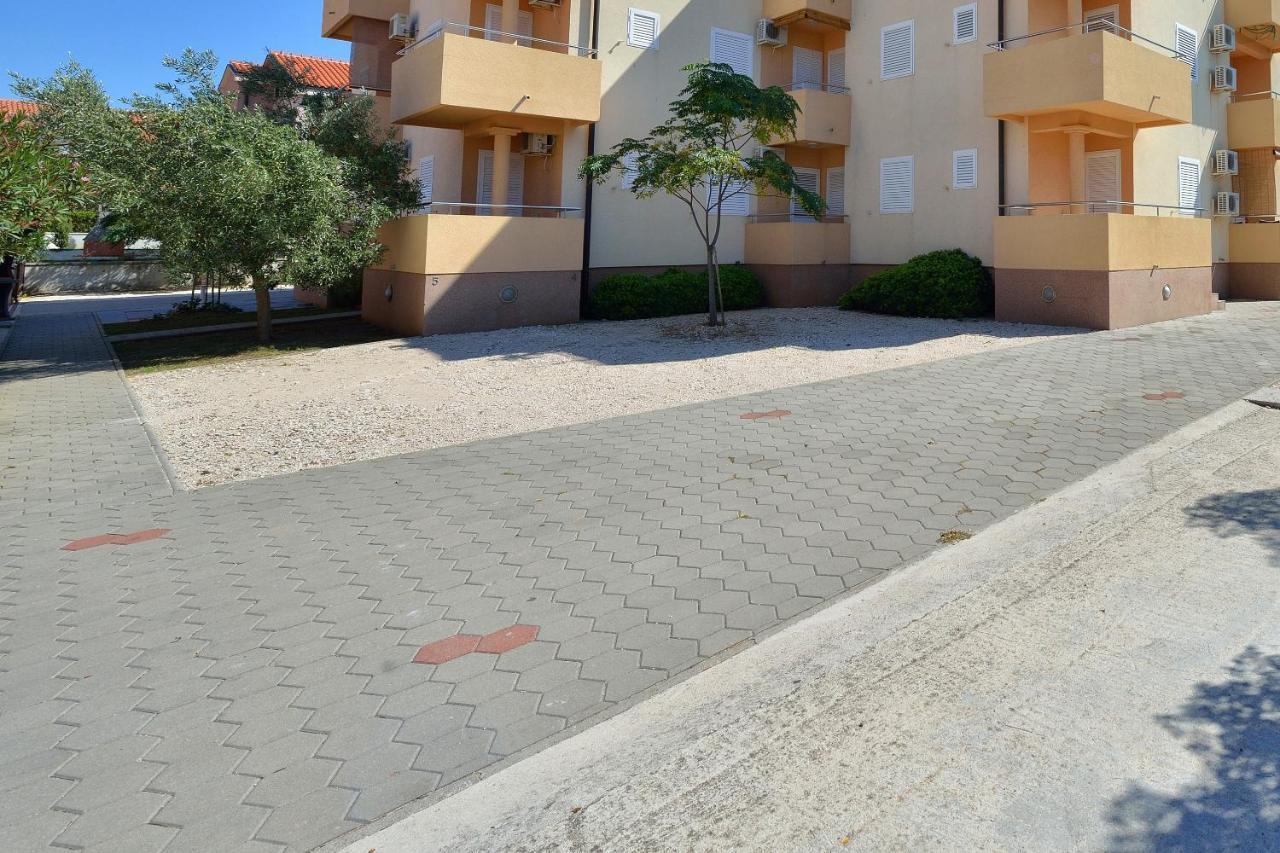 Apartments By The Sea Privlaka, Zadar - 14816 외부 사진