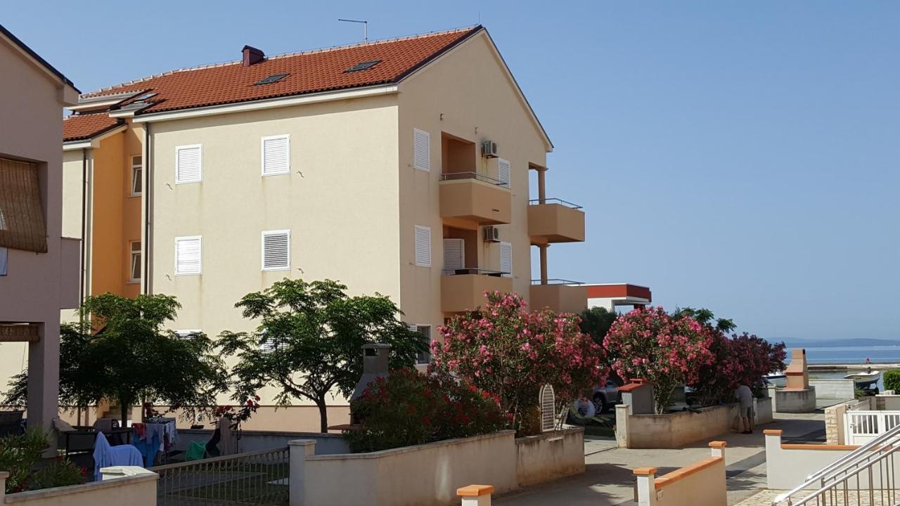 Apartments By The Sea Privlaka, Zadar - 14816 외부 사진