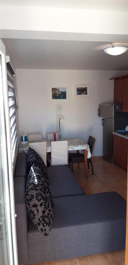 Apartments By The Sea Privlaka, Zadar - 14816 외부 사진