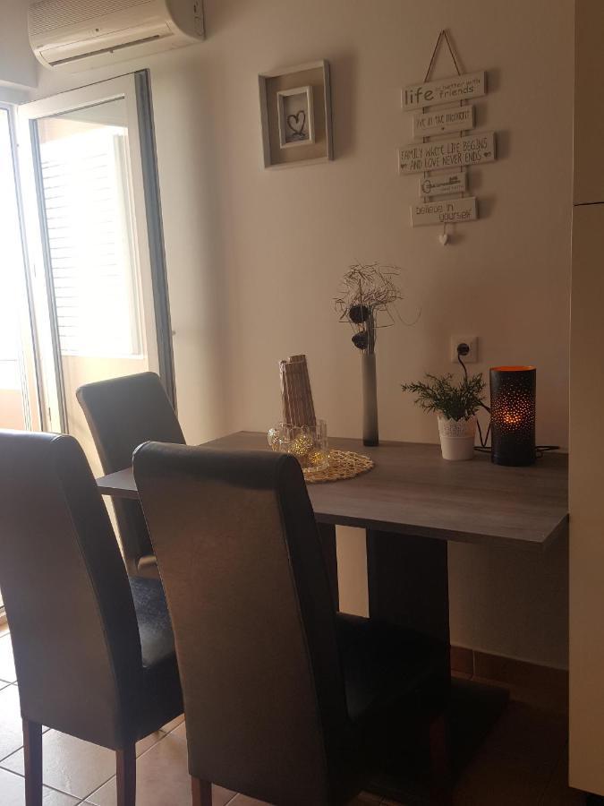 Apartments By The Sea Privlaka, Zadar - 14816 외부 사진